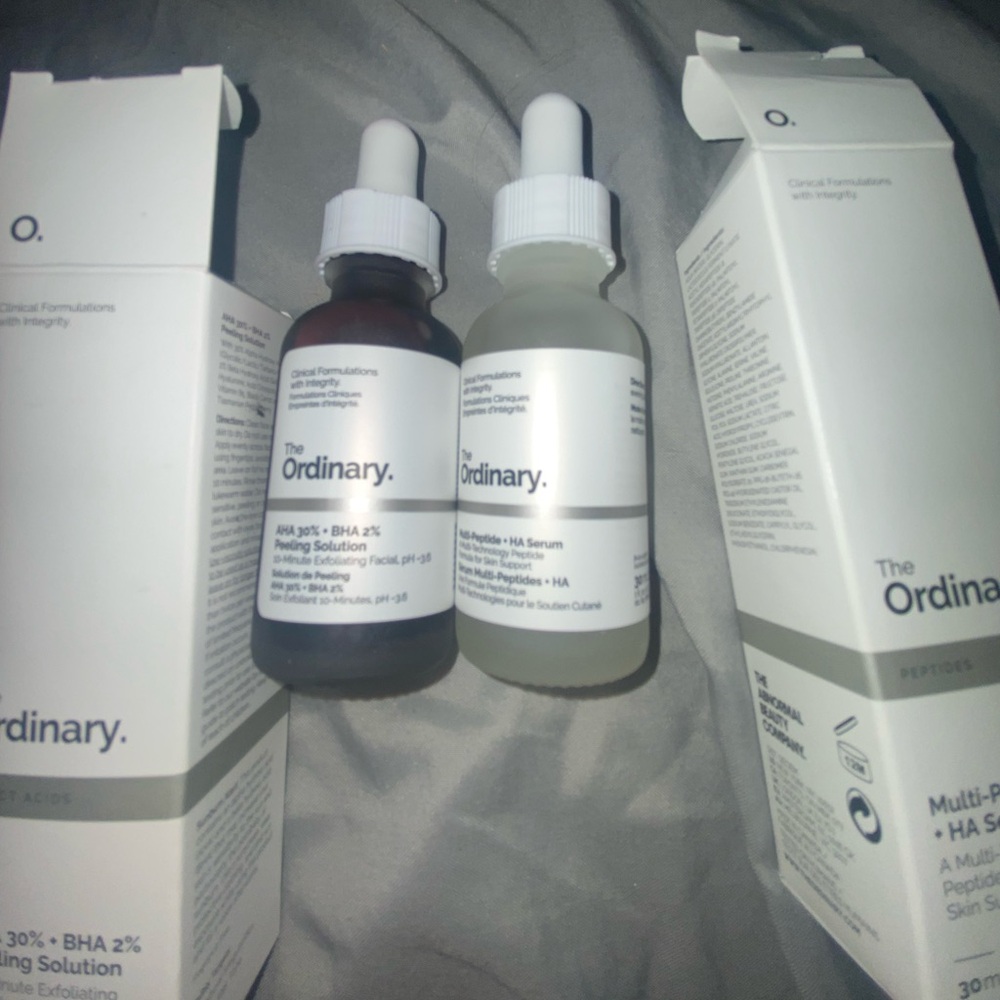 This is the ordinary peeling solution and hydration 
Serum